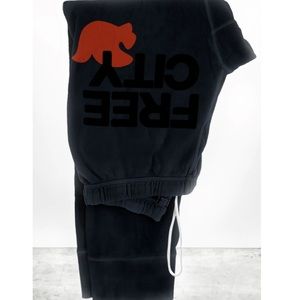 FREECITYlarge 3/4 sweats-deepspace
